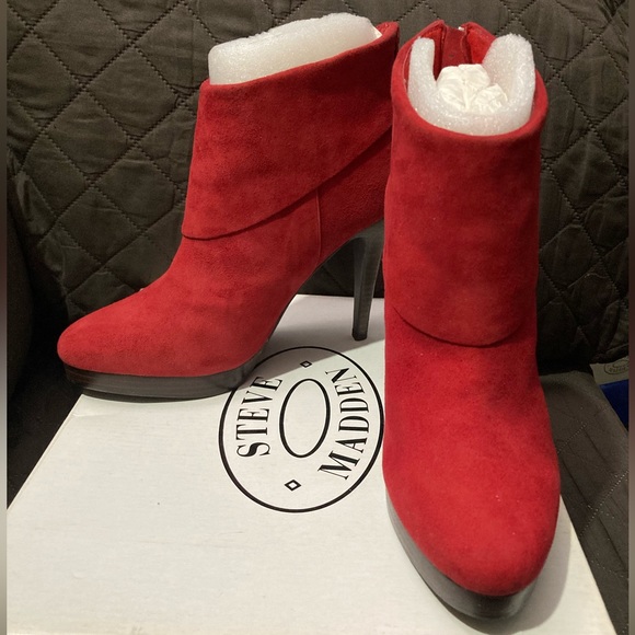 Vintage Y2K Steve Madden Trishia Red Suede Stiletto Ankle Boots - Picture 1 of 9